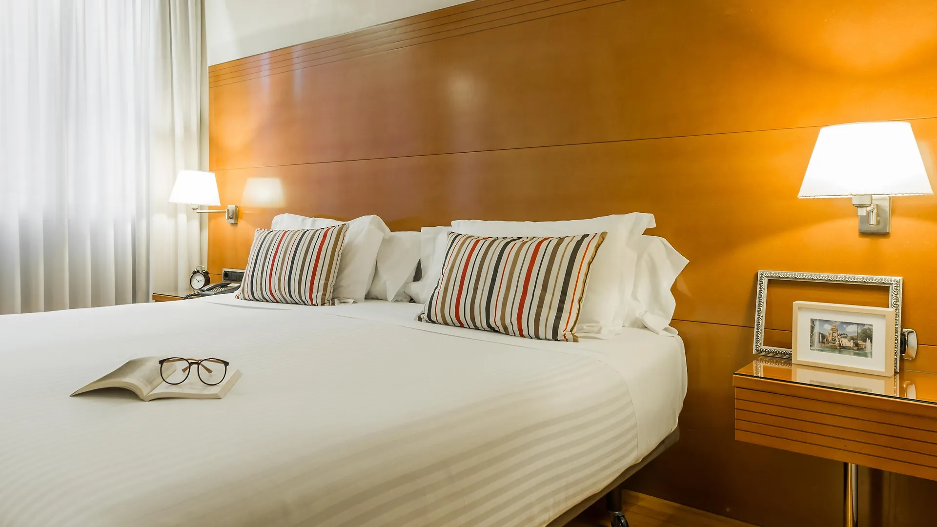 **** מלון Aparthotel Mariano Cubi ברצלונה ספרד