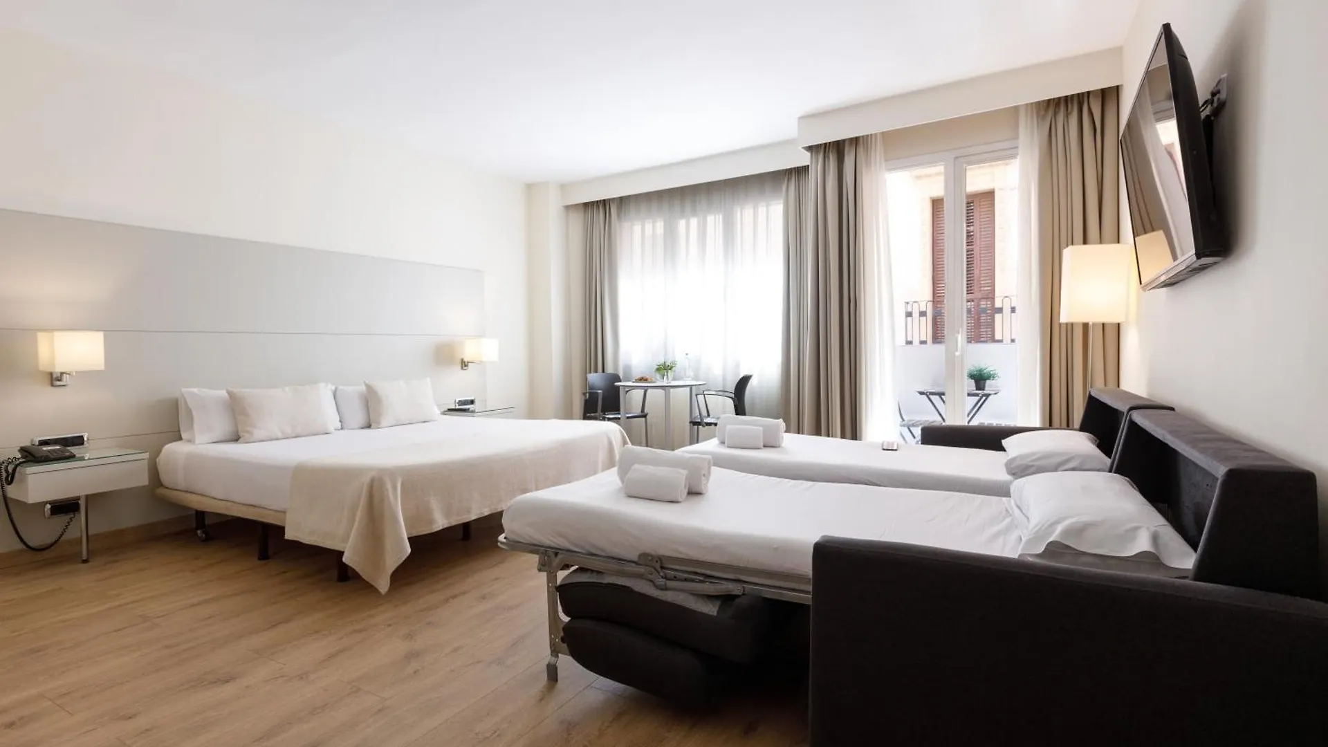 Aparthotel Mariano Cubi ברצלונה