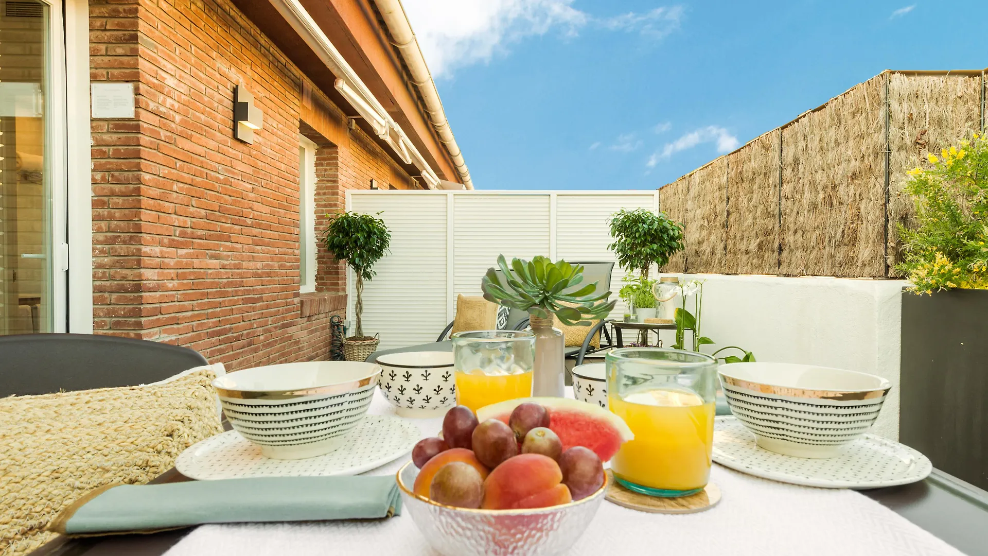 Aparthotel Mariano Cubi Barcelona 4*,
