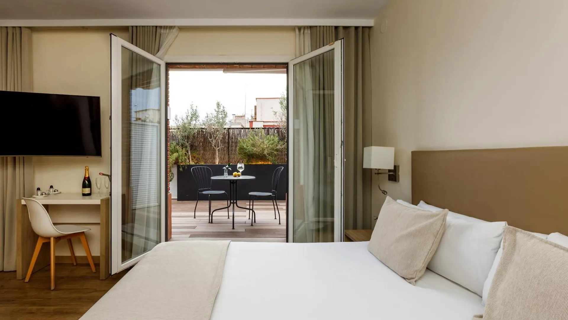 Aparthotel Mariano Cubi Barcelona Hotel